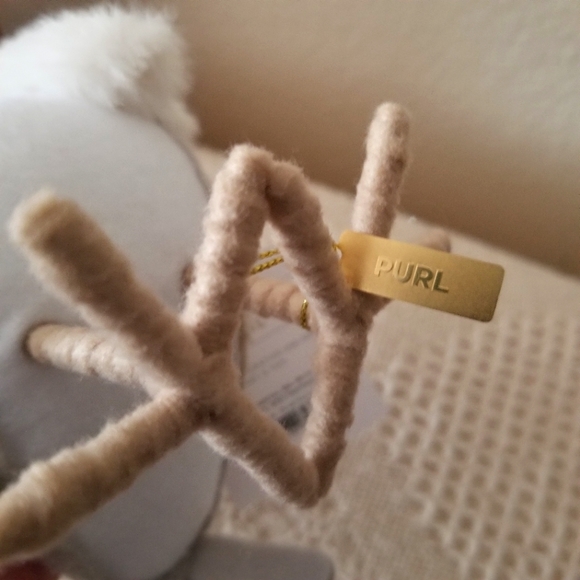 Featherly Friends 2022 Christmas Bird - Picture 4 of 4